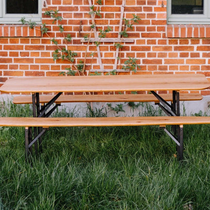 Premium-Bierzeltgarnitur aus regionaler Eiche